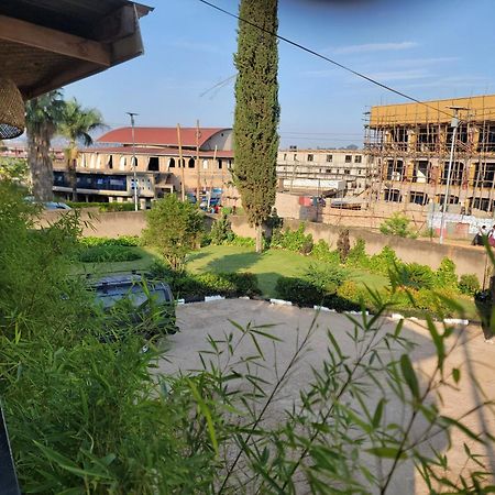 مبيت وإفطار Masaka Grassroots Cafe & Deli المظهر الخارجي الصورة