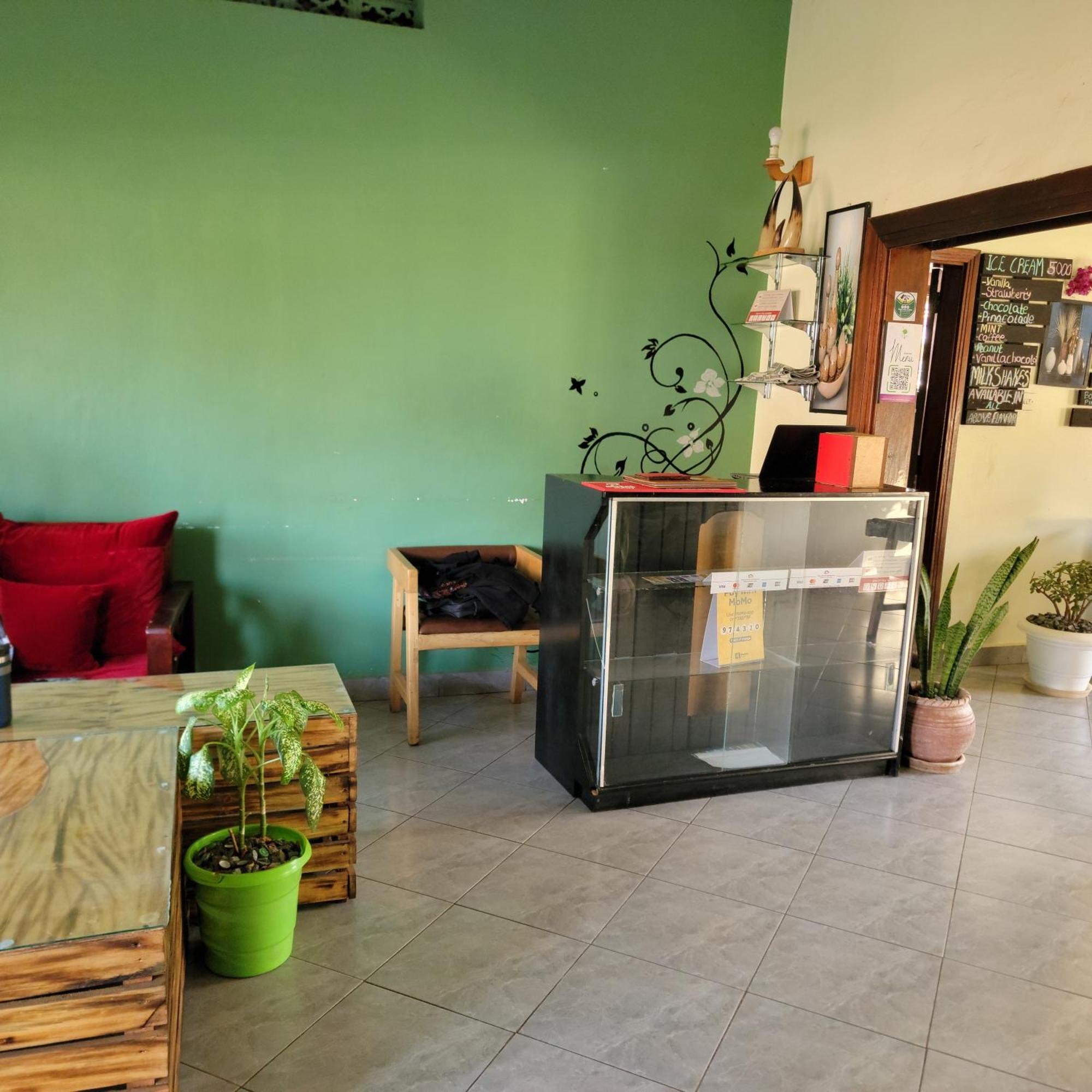 مبيت وإفطار Masaka Grassroots Cafe & Deli المظهر الخارجي الصورة